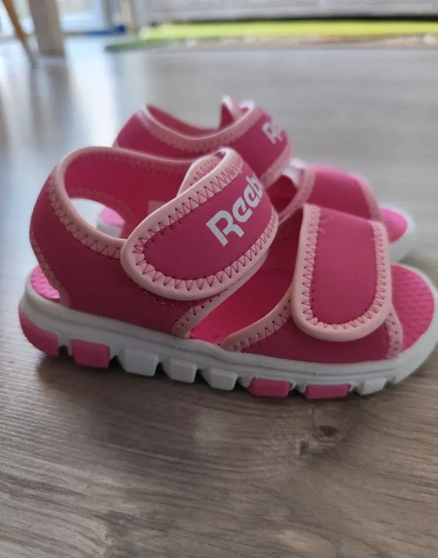 Sandálky Reebok veľ 26