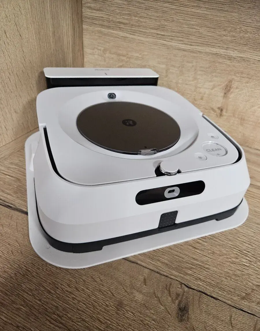 Roboticky vysavac iRobot Braava jet M6