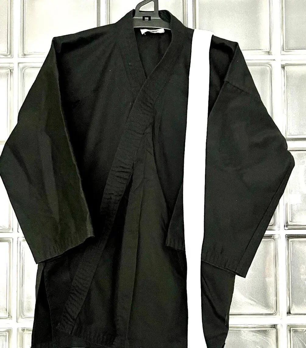 Cierne kimono pre zaciatocnikova
