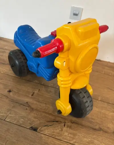 Odrážadlo trojkolka motorka