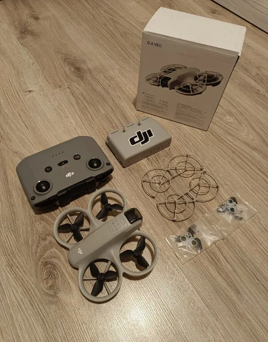 DJI Neo Fly More Combo