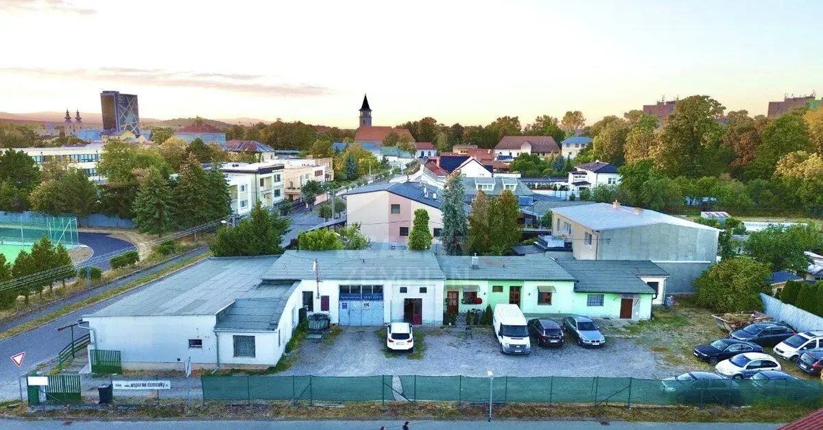 Polyfunkčná chyžka na Farskej