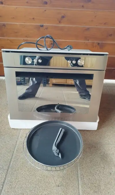WHIRLPOOL AMW 834 IX vstavaná mikrovlnka