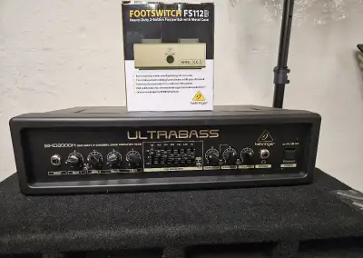 Behringer ULTRABASS 300W