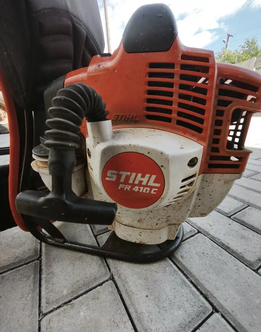 Chrbtový krovinorez Stihl FR410C