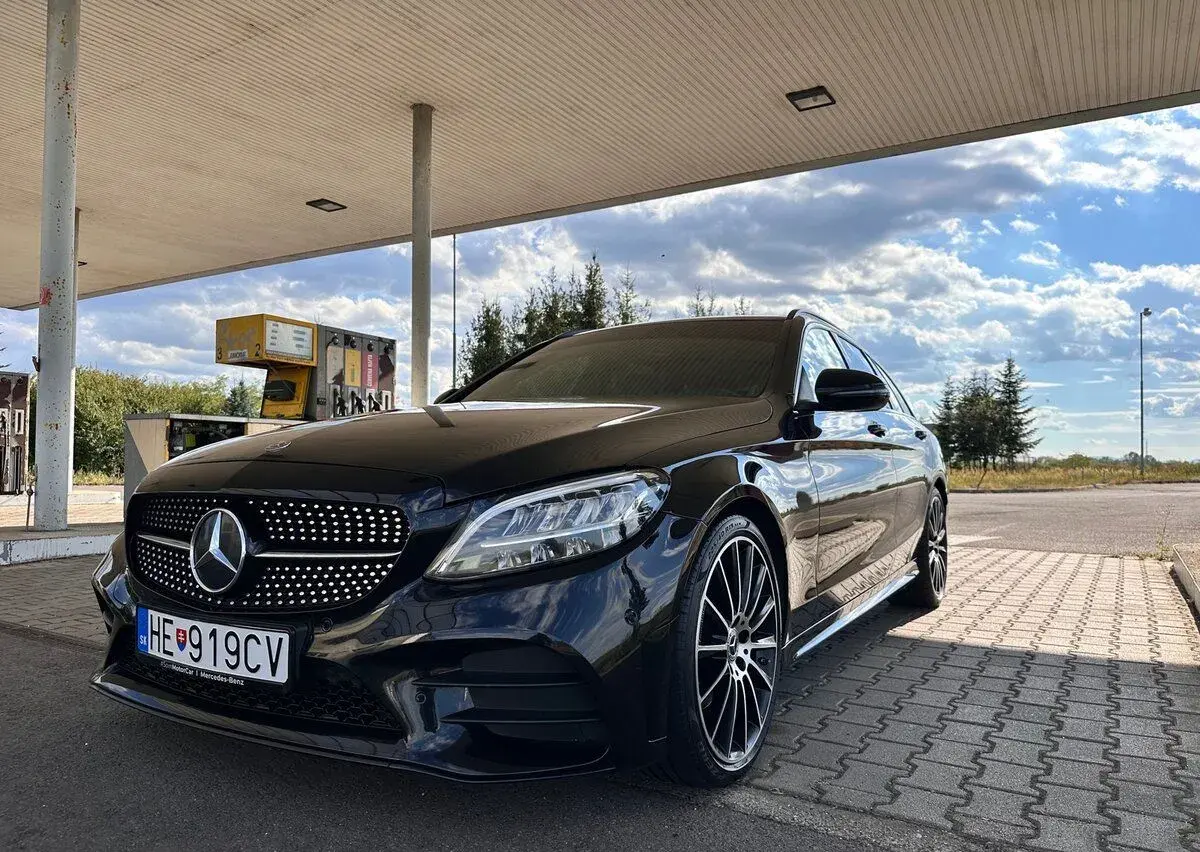 Mercedes-Benz C200d – 261 400 km