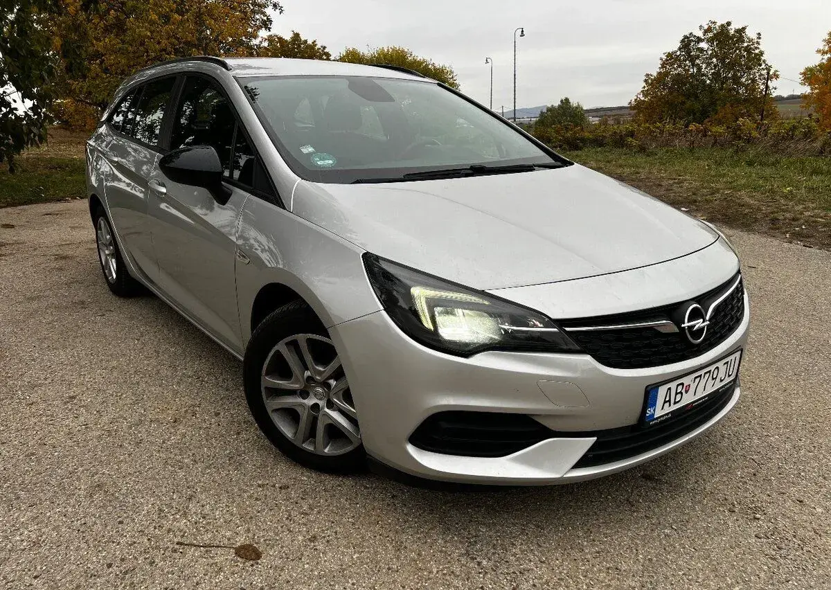 Opel Astra – 2022, 107 000 km
