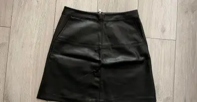 Reserved mini sukna
