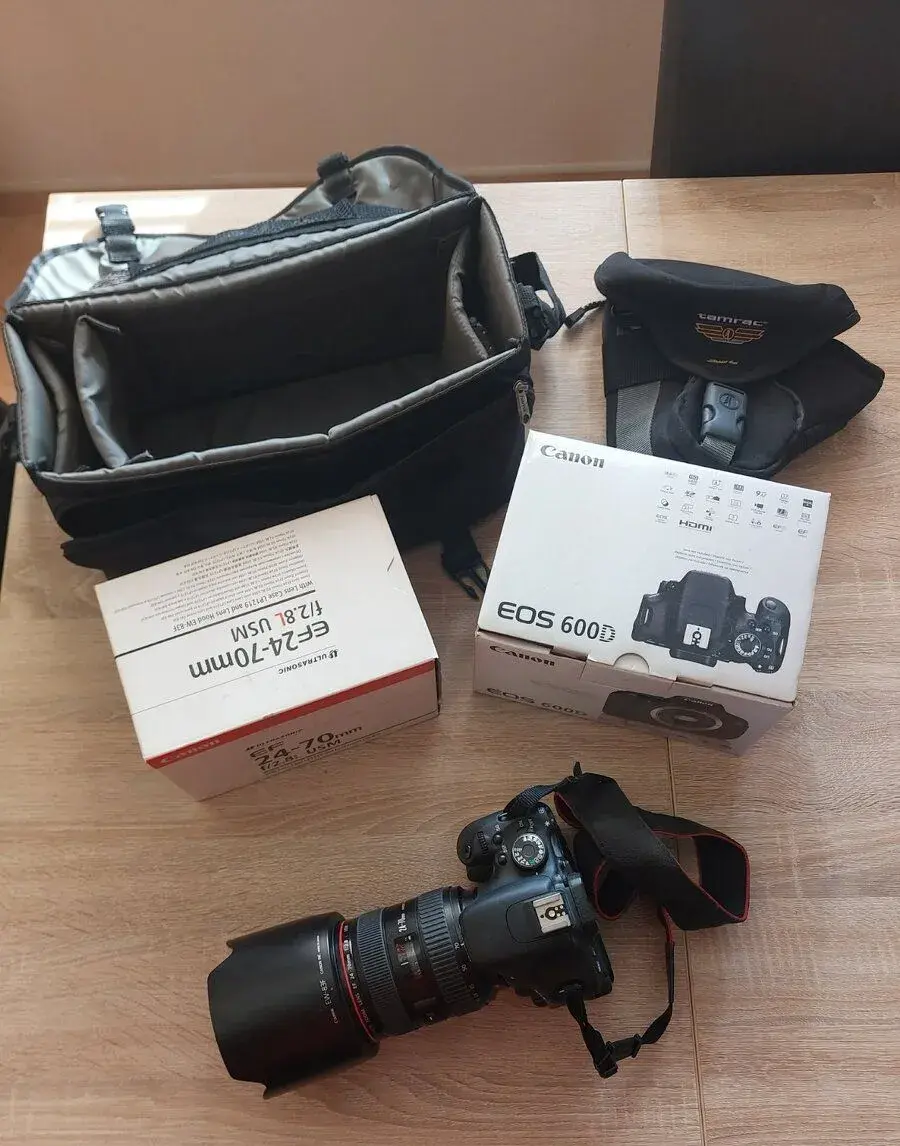 Canon EOS 600D + Canon EF 24-70mm f/2.8 L USM.