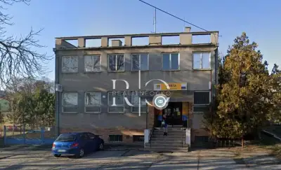 Na predaj samostatne stojaca budova - Plášťovce