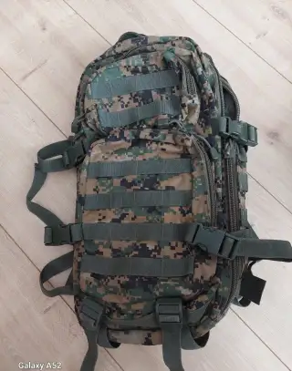 Vojenský batoh s maskovacím vzorom 25l s opaskovou taškou