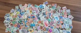 900 ks známok Európa a svet