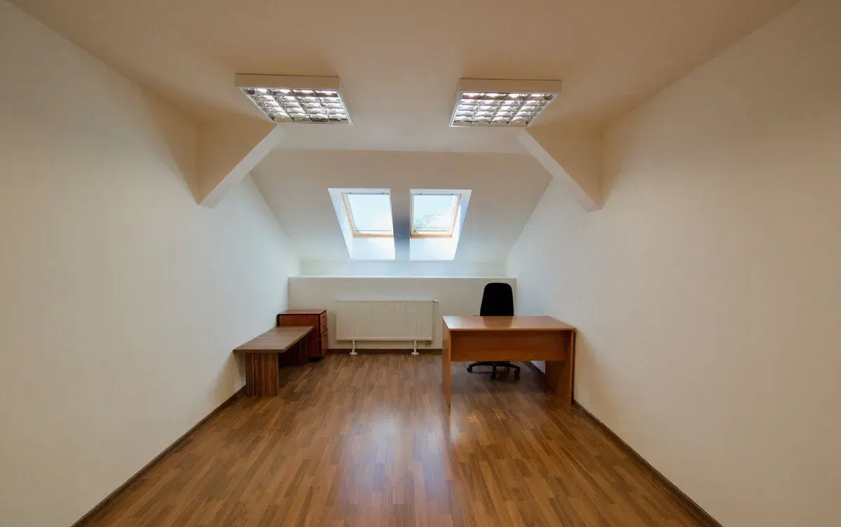 Kancelárske priestory - 21 m2, v centre mesta - Moyzesova