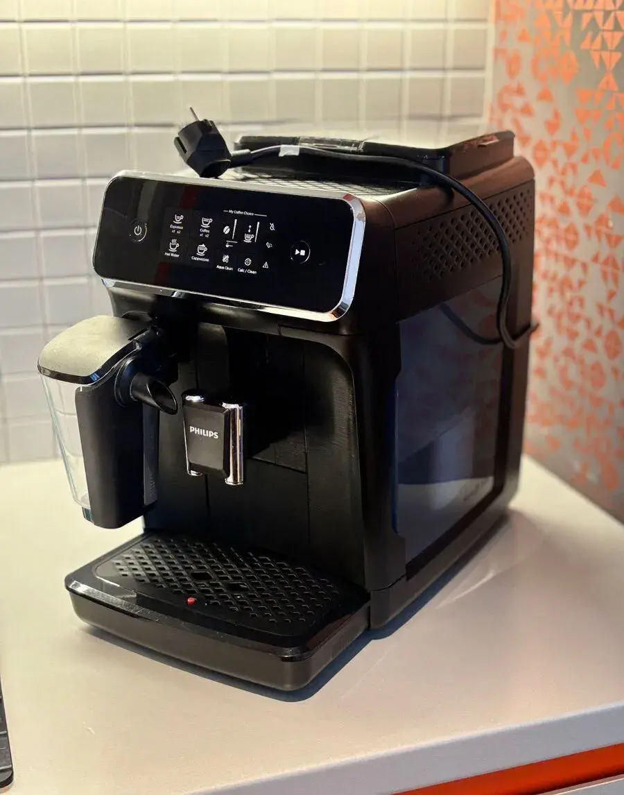 Automatický kávovar Philips Series 2200 LatteGo EP223