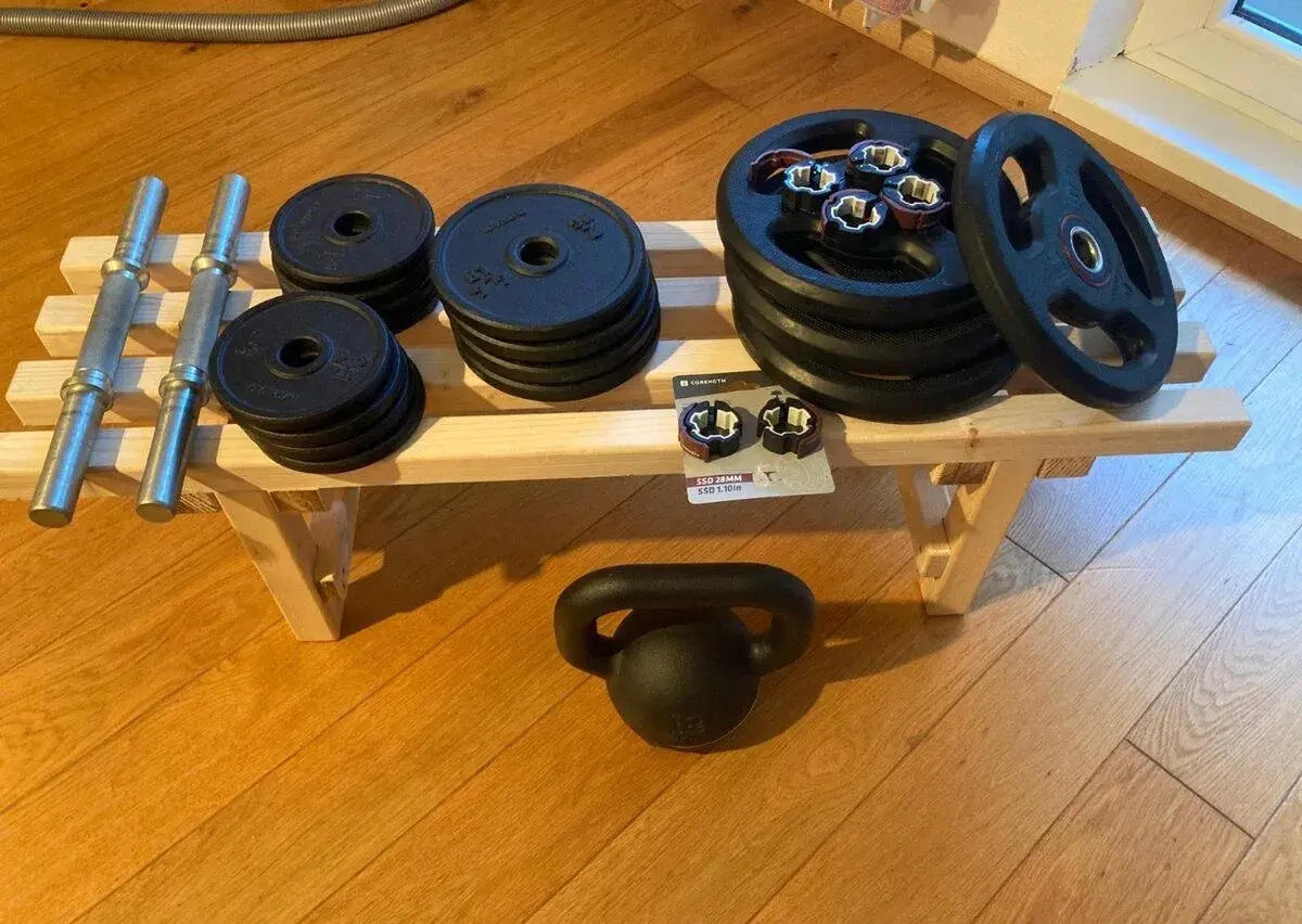 Činky na domáci fitness / BA
