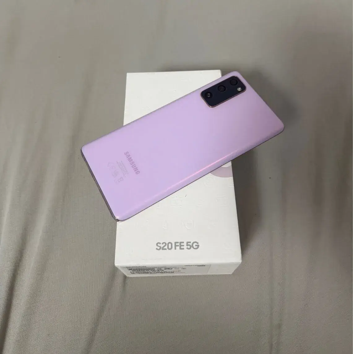 Samsung Galaxy S20 FE 5G 128GB - takmer ako nový