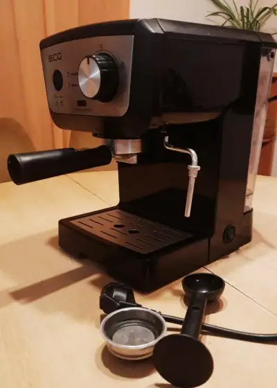 Pákový kávovar ECG - ESP20101 Espresso