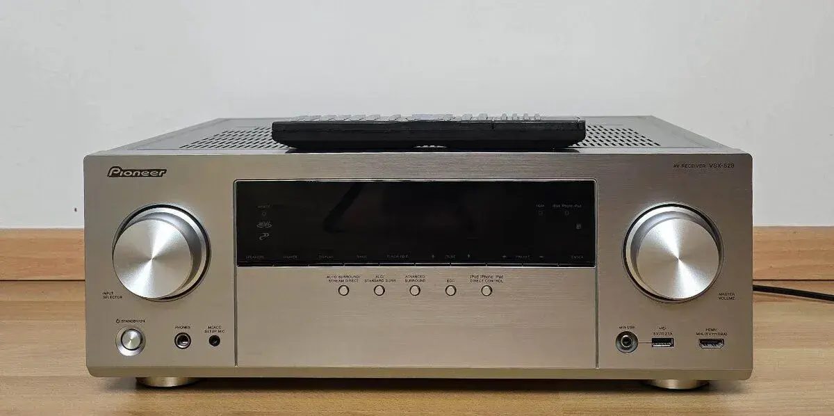 Pioneer VSX-528 / AirPlay , internetove radia .