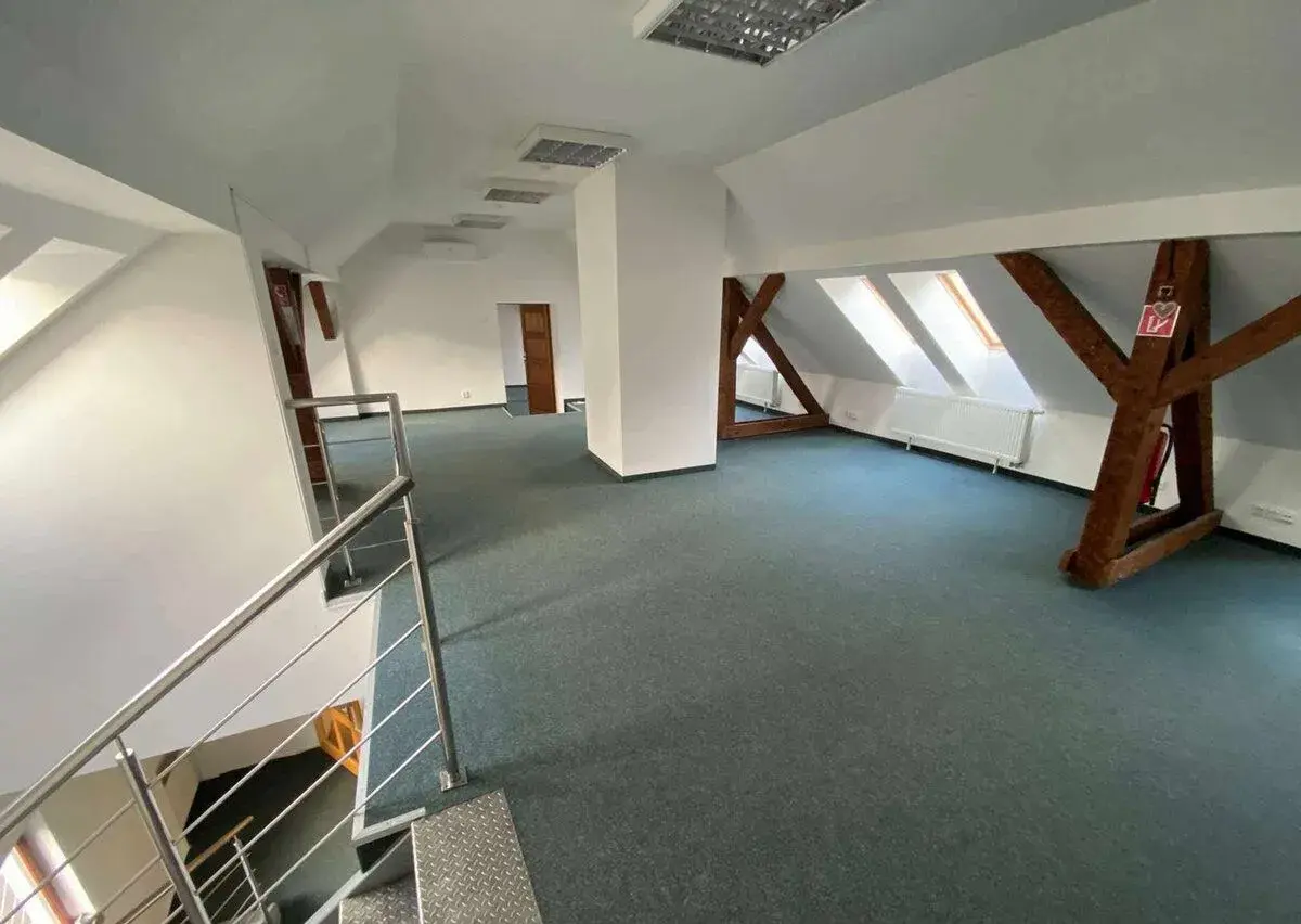 RealityKolesár prenajíma kancel 235m2 Vrátna centrum KE I.