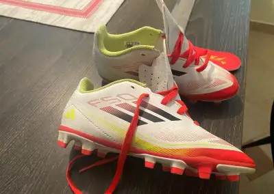 Kopačky Adidas F50 velkosť 33