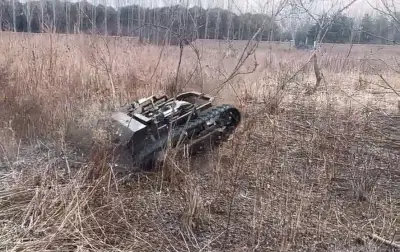diaľkovo ovládaná robotická kosačka