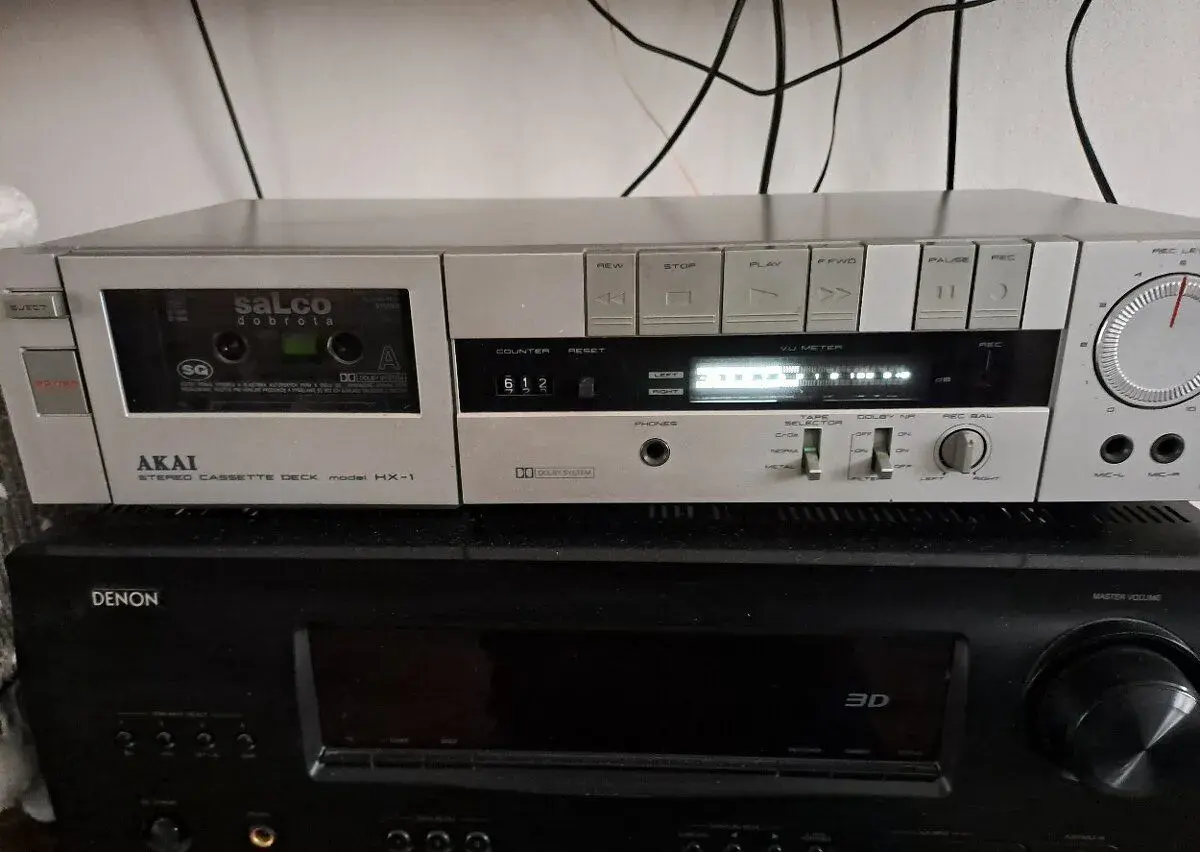 Akai HX-1 stereo kazetovy magnetofon