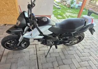 Ducati Hypermotard 796