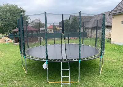 Trampolína