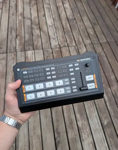 Strižňa Nadpis AVMATRIX HVS0402U - HDMI switcher 4x2