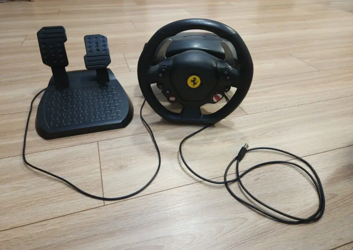 Trust Thrustmaster T80 RW Ferrari 488 GTB