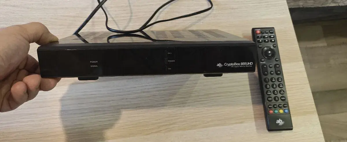 Satelitny Prijimac AB CryptoBox 800UHD