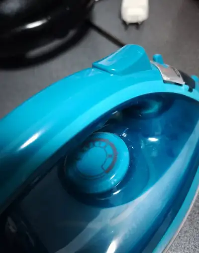 Žehlička Tefal Virtuo FV1712, 2070 watt