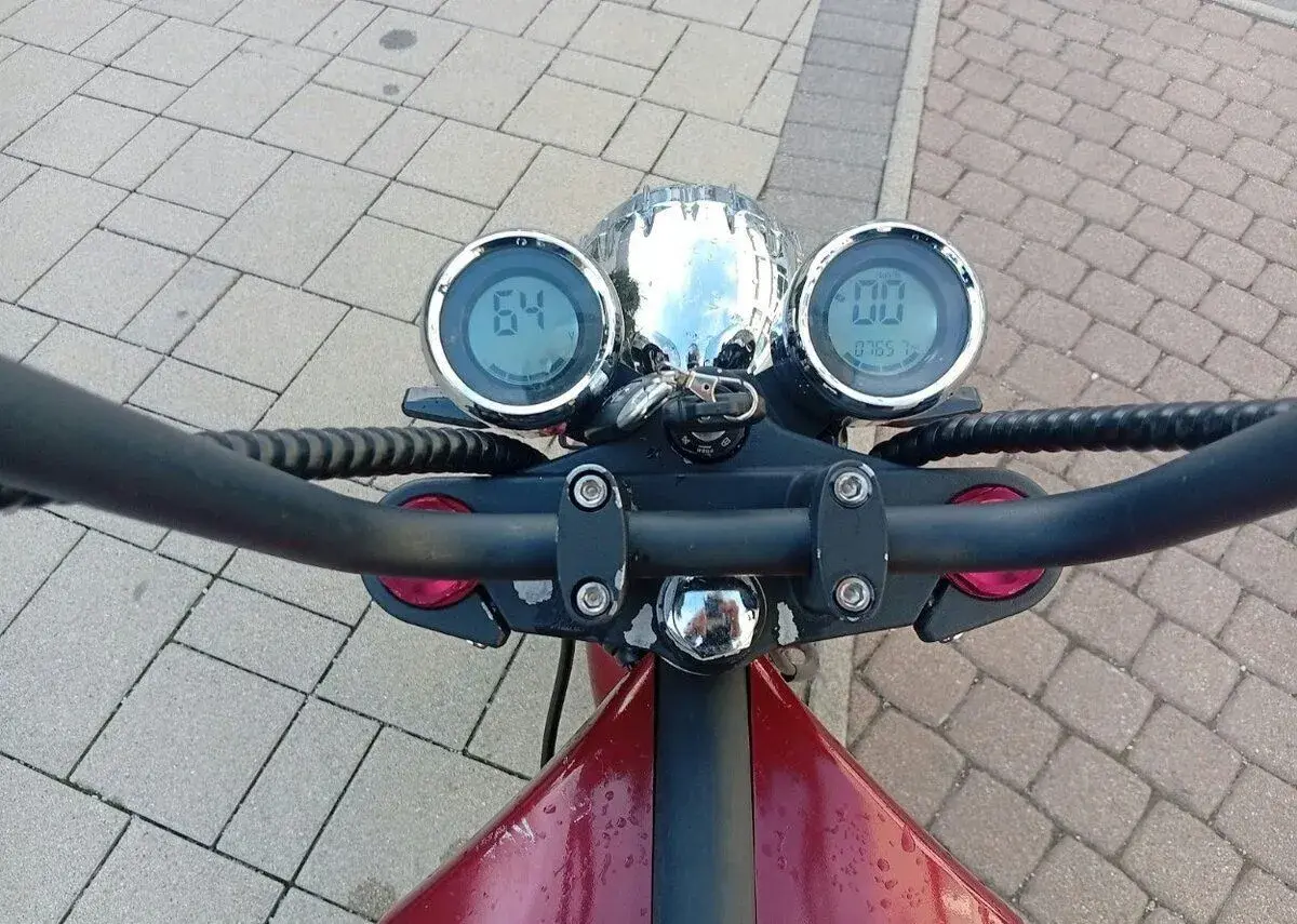 Štýlový elektrický chopper / skúter 2000 W, 64 V