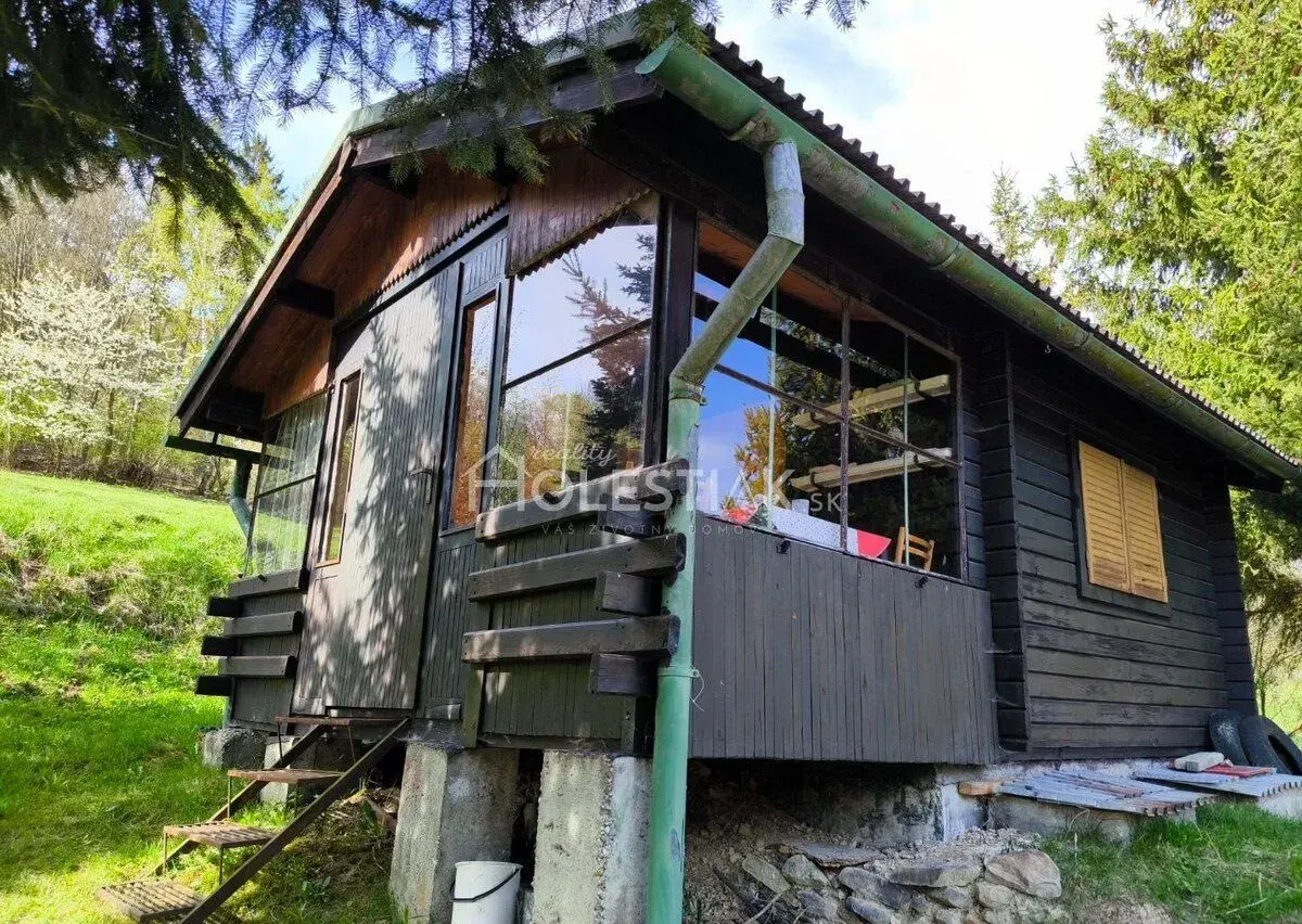 Peknú chatku - Zákopčie s väčším pozemkom