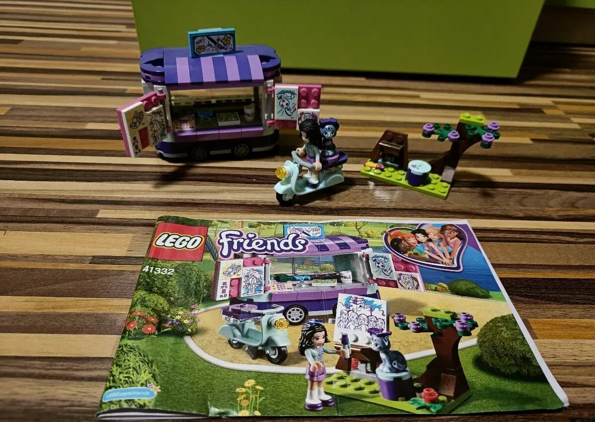 Lego Friends 41332 - Emma a jej umelecky stojan