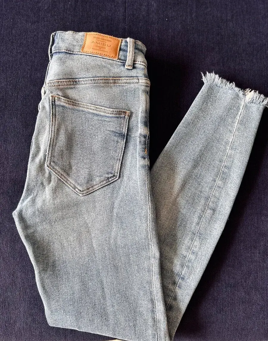 Skinny džínsy s vysokým pásom, nové, M