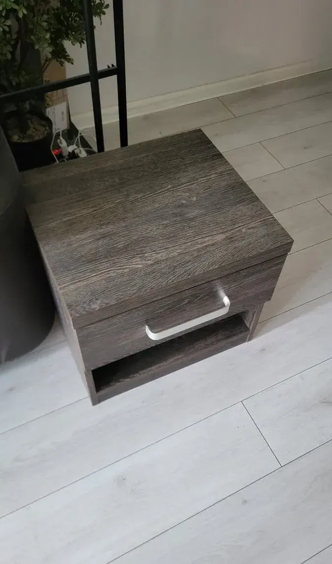 Nočný stolík NS1 Wood Service (slovenský výrobca)