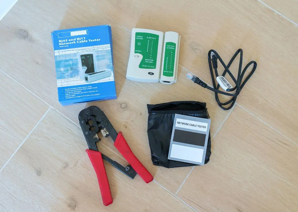 Tester káblov RJ45 a krimpovacie kliešte