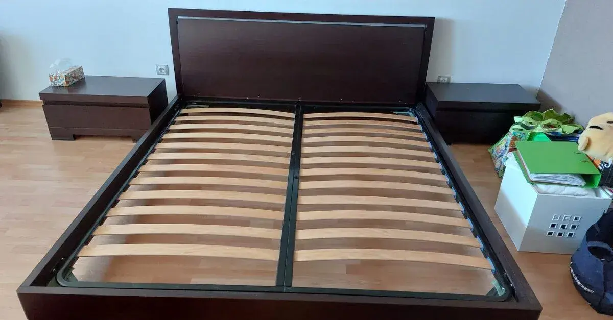 Spálňová zostava – manželská posteľ 180x200 + nábytok