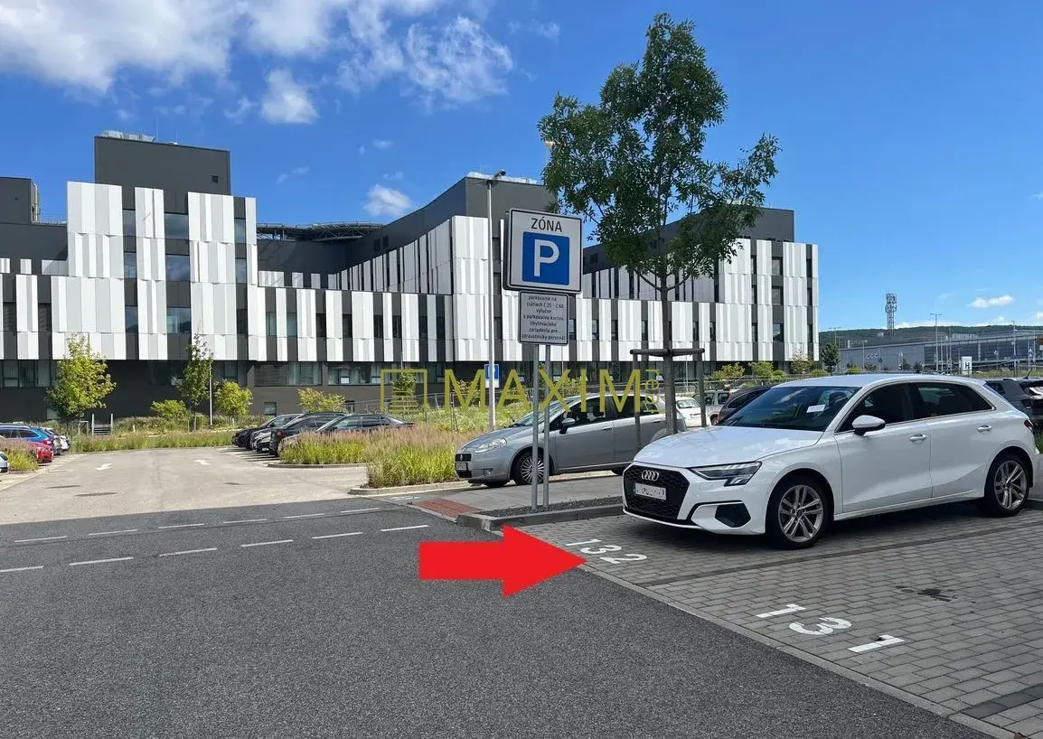 Parkovacie miesto Bory Promenáda, pri nemocnici