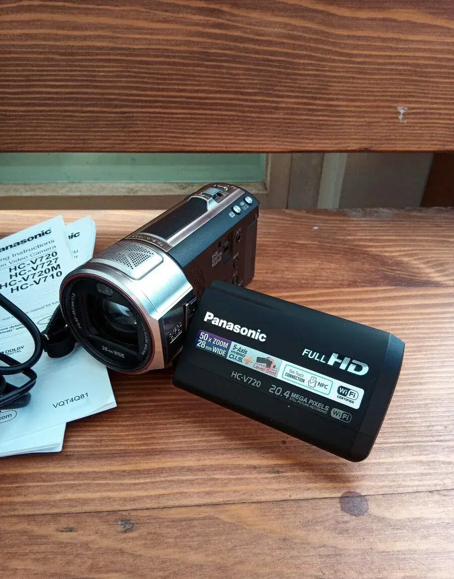 Panasonic HC-V720 Full HD videokamera + Lowepro brašna