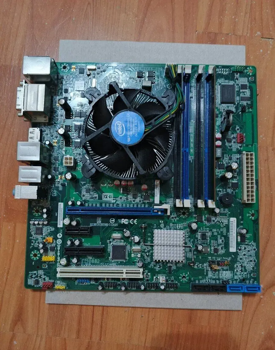 Základná doska Intel