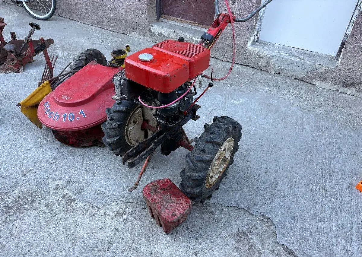 Malotraktor vari