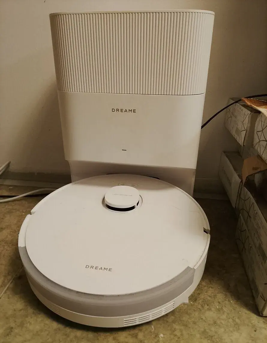 Robotický vysávač Dreame s automatickou stanicou