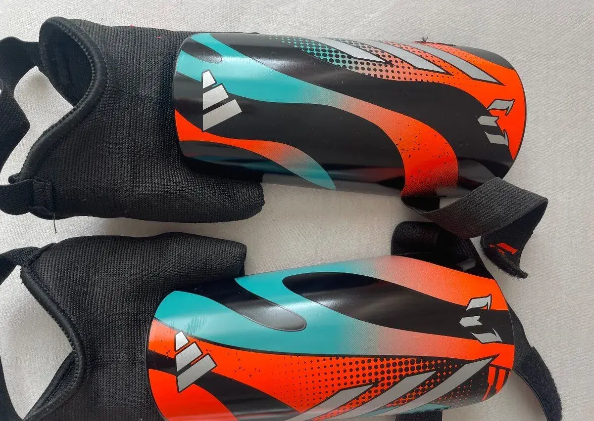 ADIDAS chranice