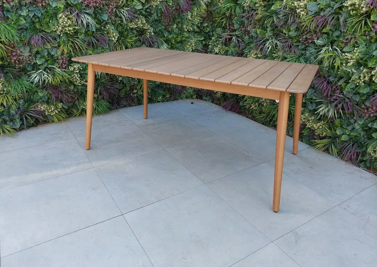 Jedálenský drevený okrúhly stôl 160cm