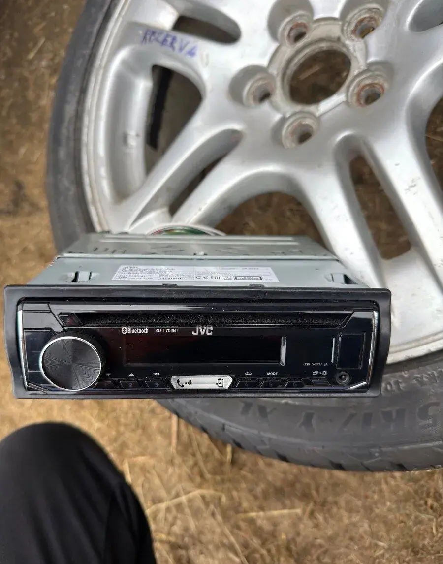 JVC KD-T702BT