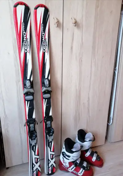 Lyžiarsky set: lyže Tecno Pro 120 cm + lyžiarky