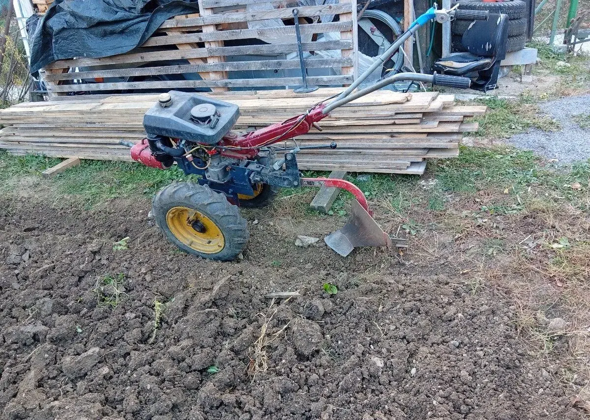 Malotraktor agrozet