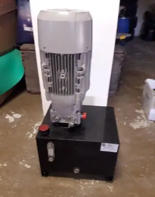 Elektrické hydraulické čerpadlo 15-litrové